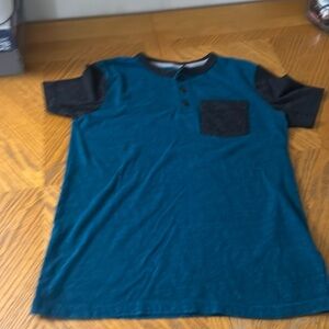 Old Navy short sleeve shirt